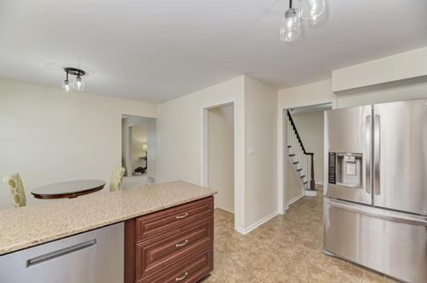 Tiny photo for 1010 W Haven Drive, Arlington Heights, IL 60005 (MLS # 12526190)