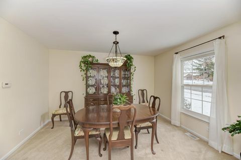 Tiny photo for 1010 W Haven Drive, Arlington Heights, IL 60005 (MLS # 12526190)