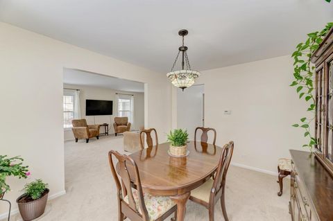 Tiny photo for 1010 W Haven Drive, Arlington Heights, IL 60005 (MLS # 12526190)