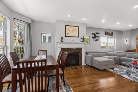 Tiny photo for 4520 W Larchmont Avenue, Chicago, IL 60641 (MLS # 12626919)