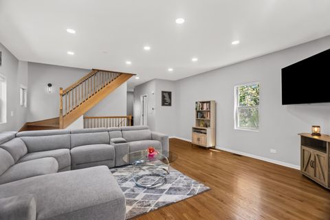Tiny photo for 4520 W Larchmont Avenue, Chicago, IL 60641 (MLS # 12626919)