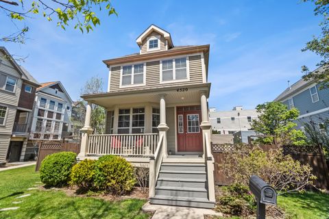 Photo of 4520 W Larchmont Avenue, Chicago, IL 60641 (MLS # 12626919)