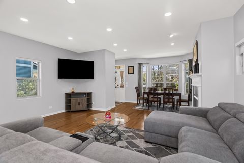 Tiny photo for 4520 W Larchmont Avenue, Chicago, IL 60641 (MLS # 12626919)