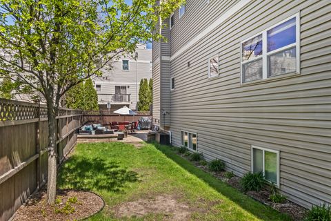 Tiny photo for 4520 W Larchmont Avenue, Chicago, IL 60641 (MLS # 12626919)