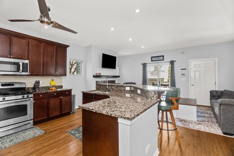 Tiny photo for 4520 W Larchmont Avenue, Chicago, IL 60641 (MLS # 12626919)