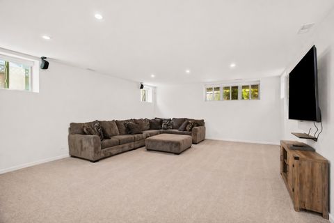 Tiny photo for 4520 W Larchmont Avenue, Chicago, IL 60641 (MLS # 12626919)