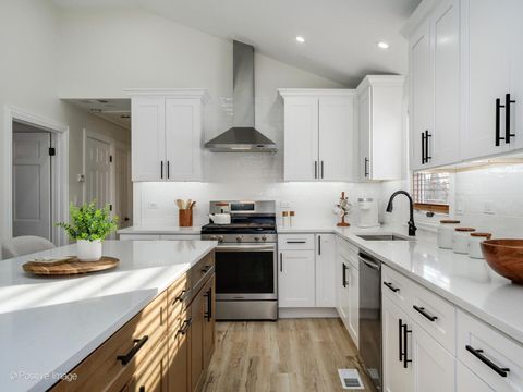 Tiny photo for 10630 S Keeler Avenue, Oak Lawn, IL 60453 (MLS # 12555623)