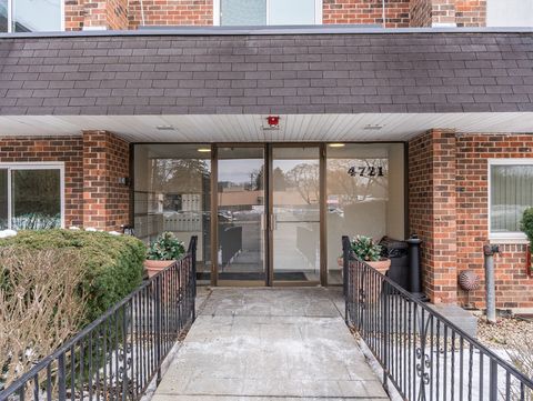 Tiny photo for 4721 Saint Joseph Creek Road #5F, Lisle, IL 60532 (MLS # 12573838)