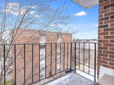 Tiny photo for 4721 Saint Joseph Creek Road #5F, Lisle, IL 60532 (MLS # 12573838)