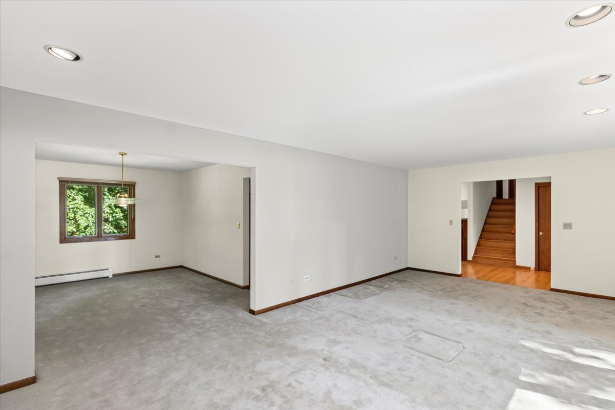 94 E Foster Avenue