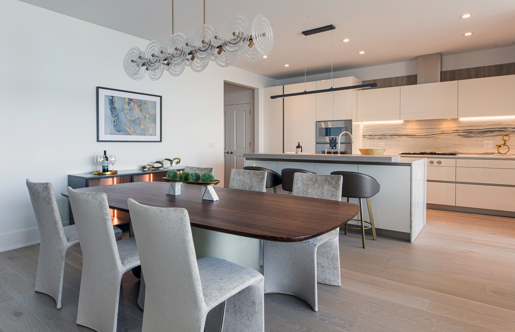 363 E Wacker Drive 5303