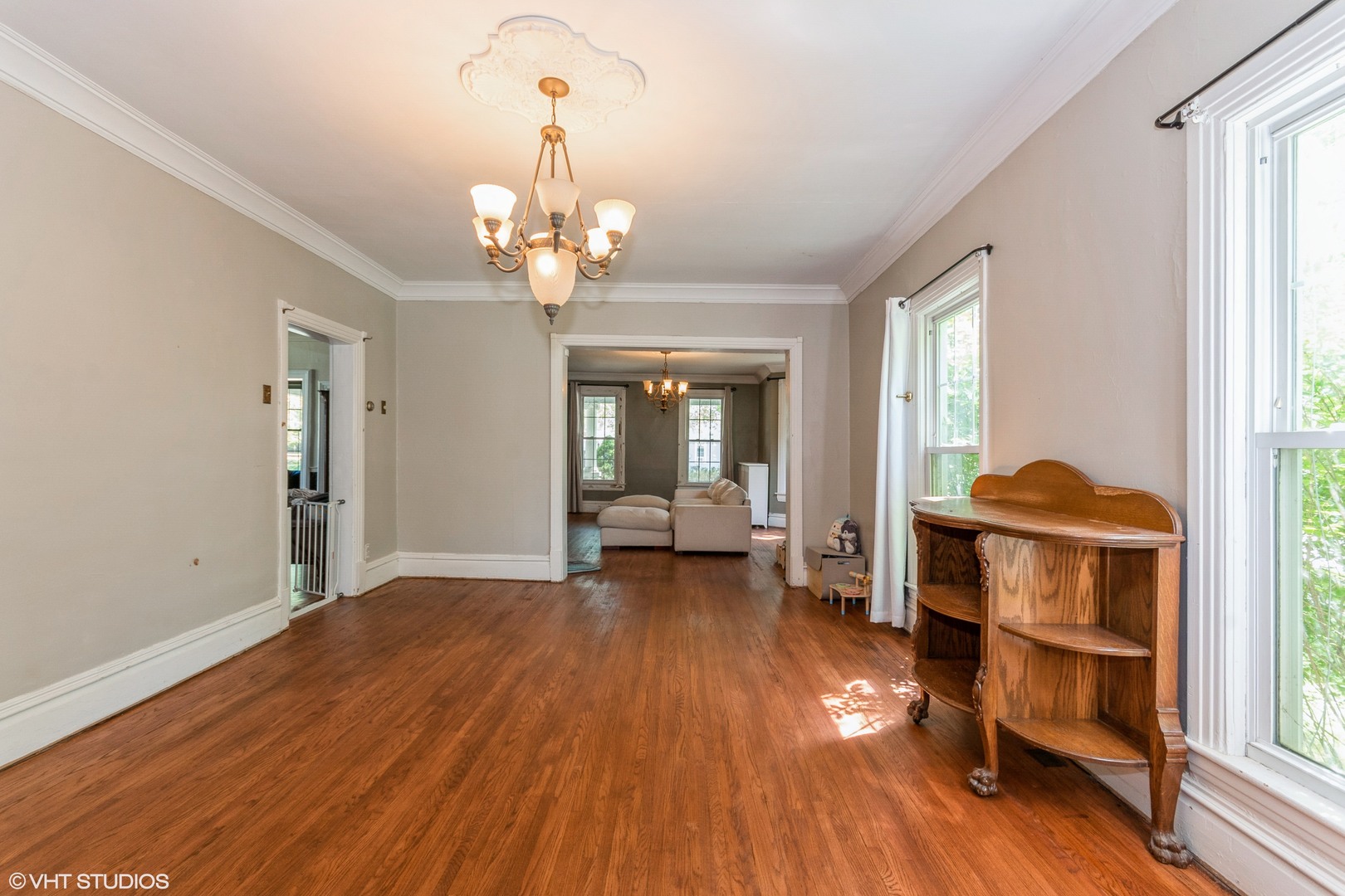 204 E 5th Street