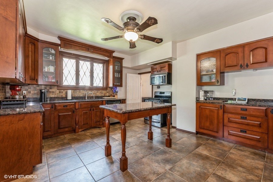 204 E 5th Street