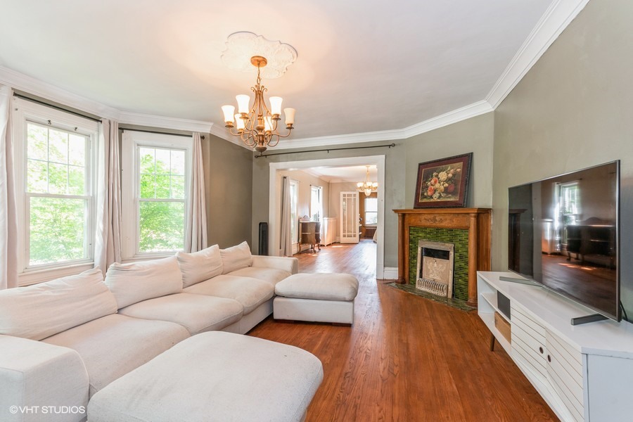 204 E 5th Street