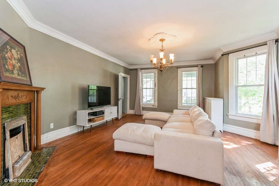 204 E 5th Street