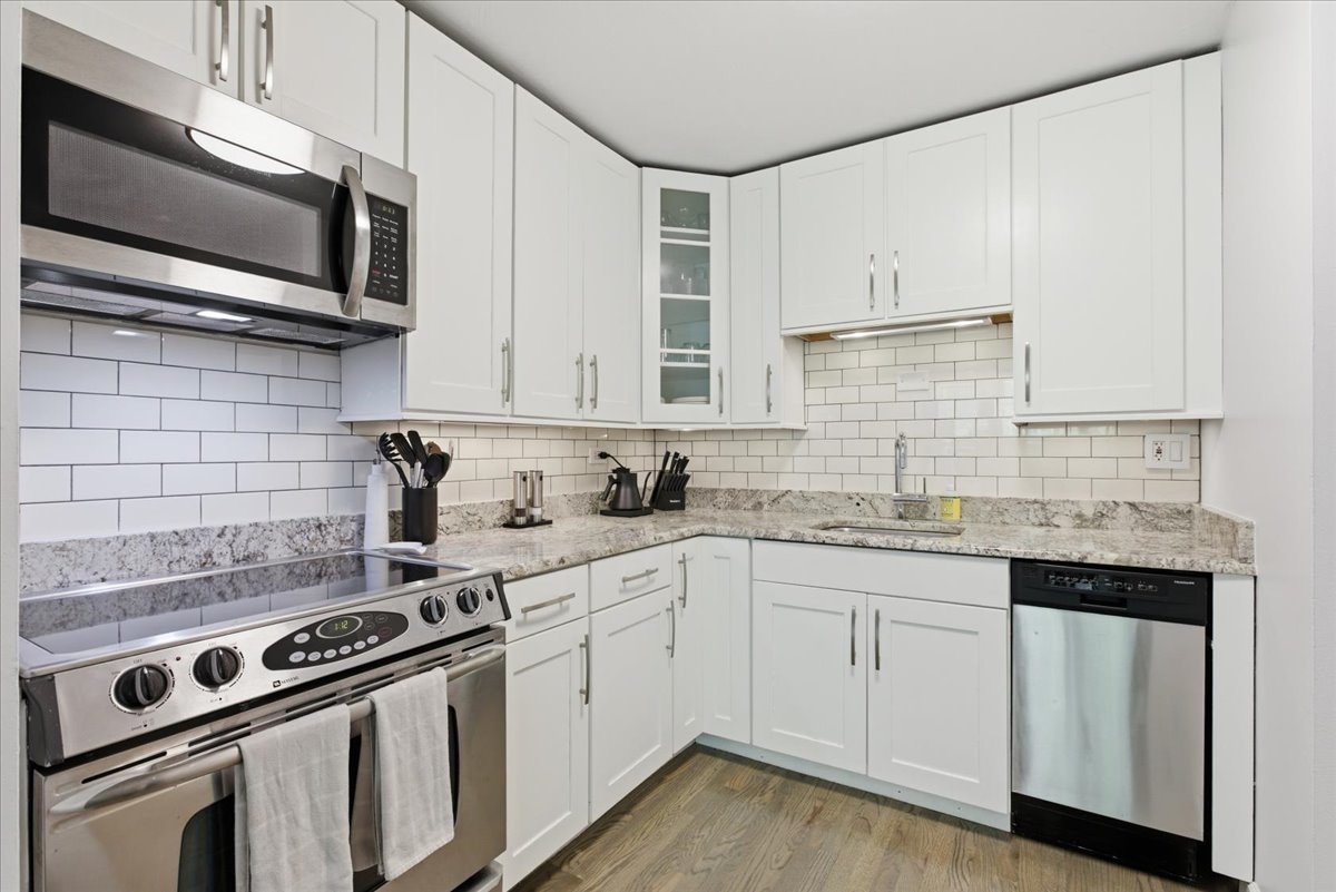 30 E DIVISION Street 2A