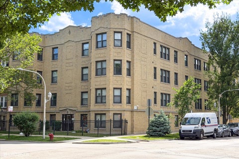 Photo of 6254 N Bell Avenue #T, Chicago, IL 60659 (MLS # 12680342)