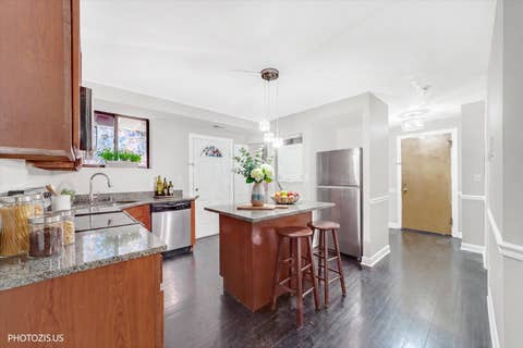 Tiny photo for 6254 N Bell Avenue #T, Chicago, IL 60659 (MLS # 12680342)
