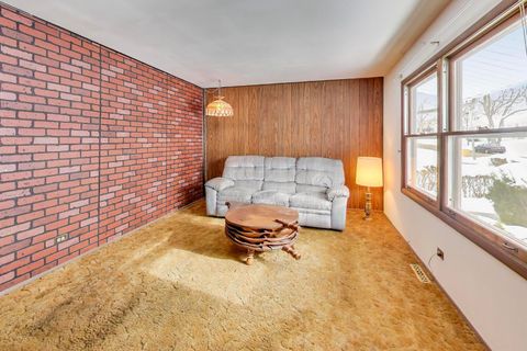 Tiny photo for 10 Pine Avenue, Lake Zurich, IL 60047 (MLS # 12545521)