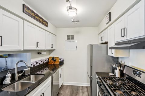 Tiny photo for 45 Orchard Terrace #7, Lombard, IL 60148 (MLS # 12431692)