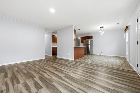 Tiny photo for Carpentersville, IL 60110 (MLS # 12641146)
