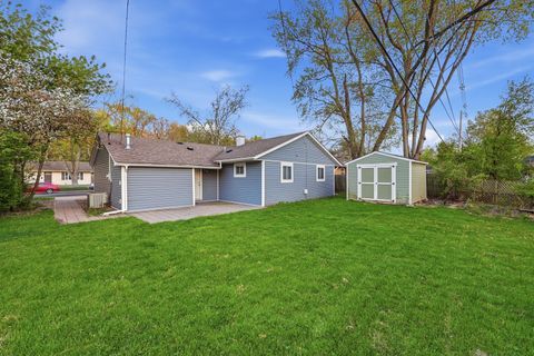 Tiny photo for Carpentersville, IL 60110 (MLS # 12641146)