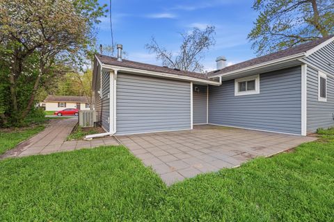 Tiny photo for Carpentersville, IL 60110 (MLS # 12641146)