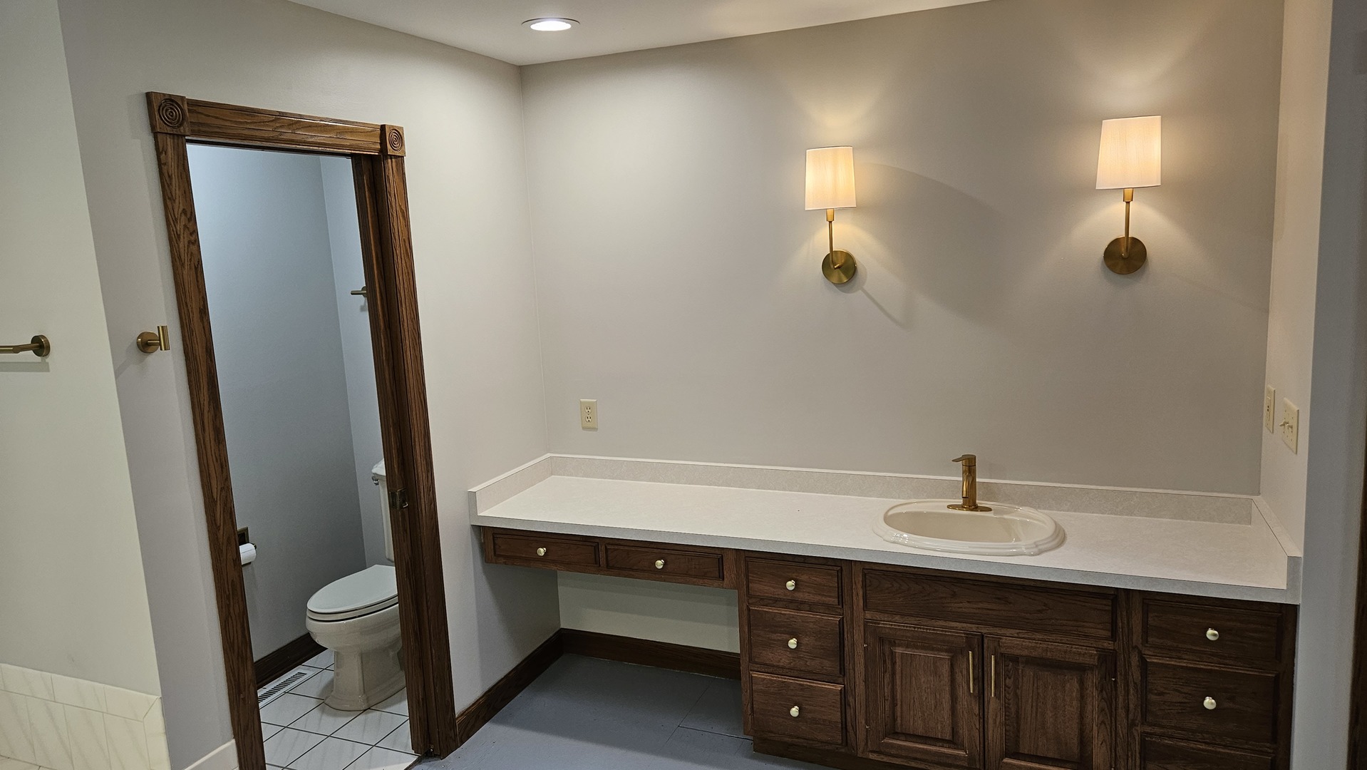 Rockford, Illinois 61107, United States, 5 Bedrooms Bedrooms, ,4 BathroomsBathrooms,Residential,Active,234918