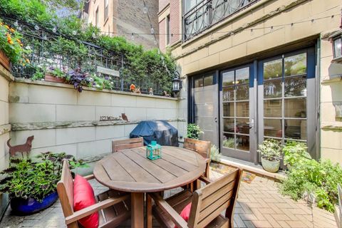 Tiny photo for 920 W Barry Avenue #1, Chicago, IL 60657 (MLS # 12461762)