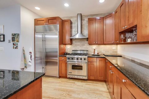 Tiny photo for 920 W Barry Avenue #1, Chicago, IL 60657 (MLS # 12461762)