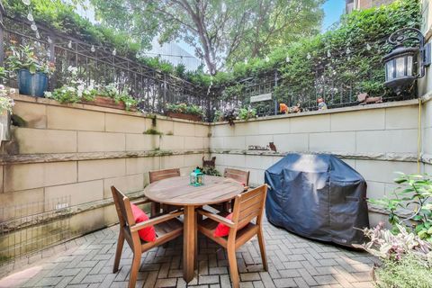 Tiny photo for 920 W Barry Avenue #1, Chicago, IL 60657 (MLS # 12461762)