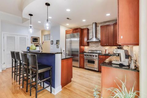 Tiny photo for 920 W Barry Avenue #1, Chicago, IL 60657 (MLS # 12461762)