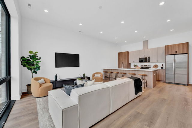 1612 W Hastings Street 301