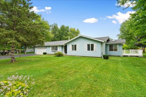 Photo of 3710 Raycraft Road, Woodstock, IL 60098 (MLS # 12481396)