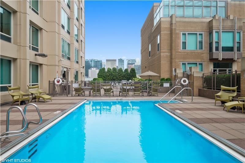 33 W ONTARIO Street 32C