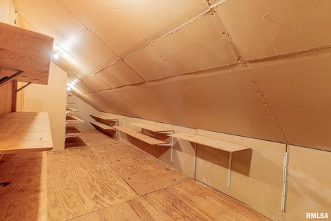 Tiny photo for 15751 E Tolle Road, Mt Vernon, IL 62864 (MLS # EB457898)