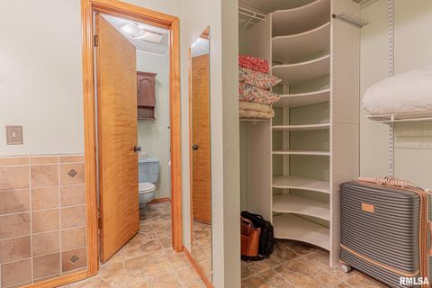 Tiny photo for 15751 E Tolle Road, Mt Vernon, IL 62864 (MLS # EB457898)