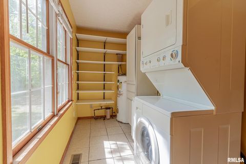 Tiny photo for 15751 E Tolle Road, Mt Vernon, IL 62864 (MLS # EB457898)