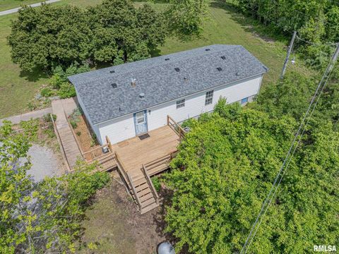 Tiny photo for 15751 E Tolle Road, Mt Vernon, IL 62864 (MLS # EB457898)