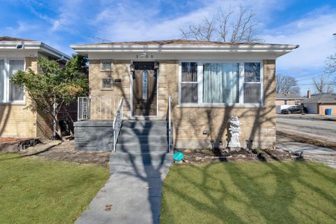 Tiny photo for 3700 W 81st Place, Chicago, IL 60652 (MLS # 12574301)
