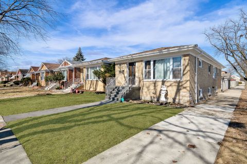 Photo of 3700 W 81st Place, Chicago, IL 60652 (MLS # 12574301)