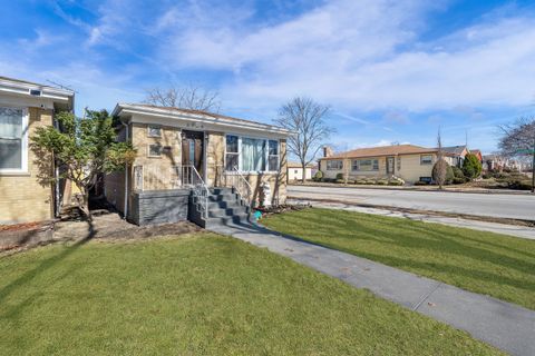 Tiny photo for 3700 W 81st Place, Chicago, IL 60652 (MLS # 12574301)