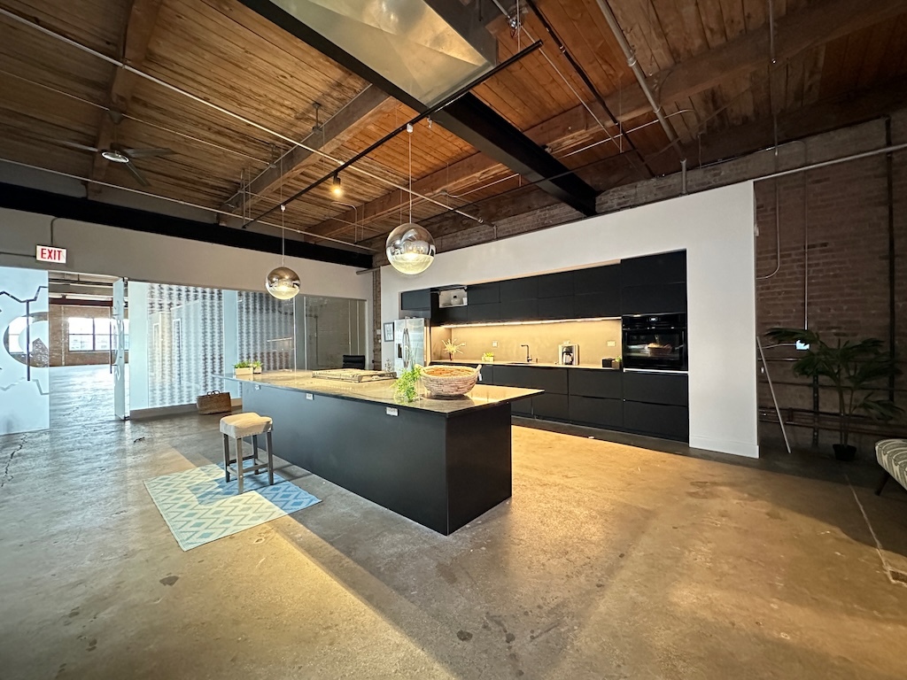 3134 W CARROLL Street 2F