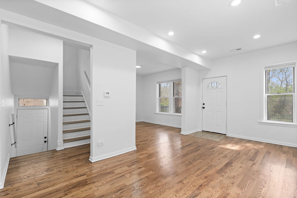 9238 S Dauphin Avenue