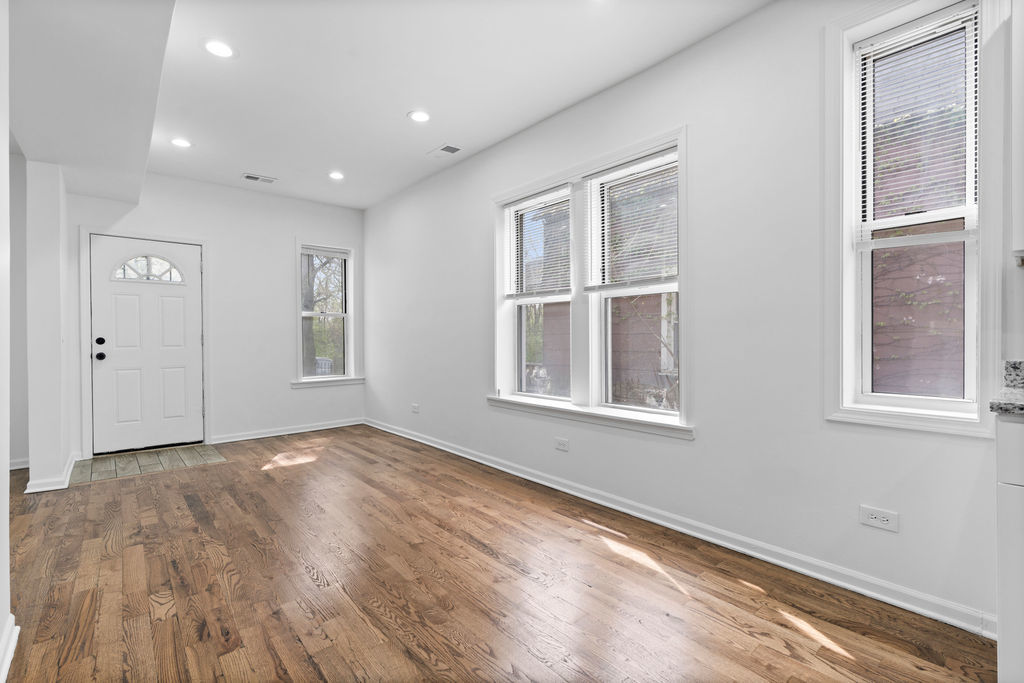 9238 S Dauphin Avenue