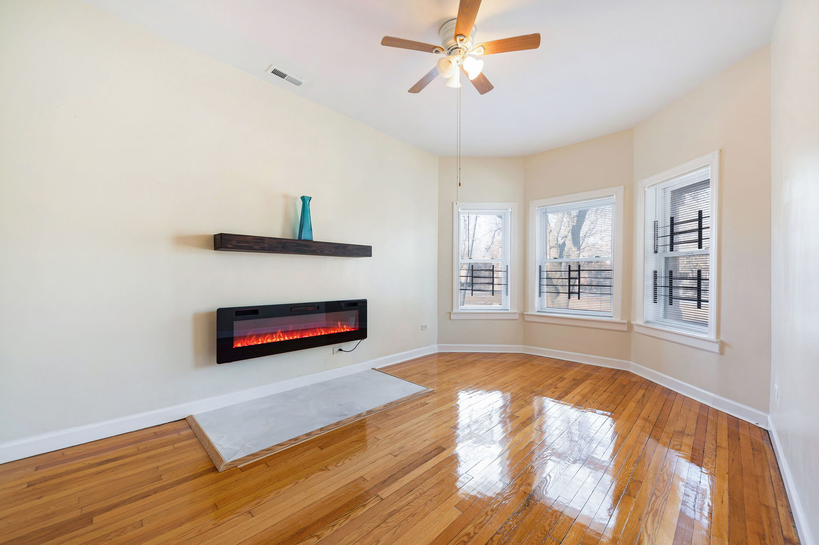 1439 W Garfield Boulevard