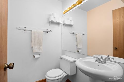 Tiny photo for 7419 Canterbury Place #22-4, Downers Grove, IL 60516 (MLS # 12484725)