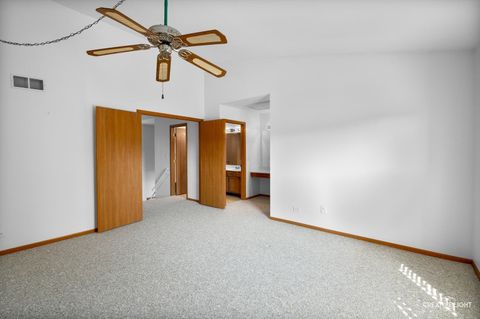 Tiny photo for 7419 Canterbury Place #22-4, Downers Grove, IL 60516 (MLS # 12484725)
