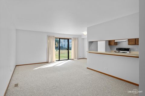 Tiny photo for 7419 Canterbury Place #22-4, Downers Grove, IL 60516 (MLS # 12484725)