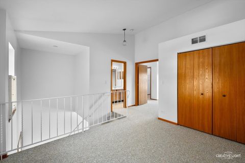 Tiny photo for 7419 Canterbury Place #22-4, Downers Grove, IL 60516 (MLS # 12484725)